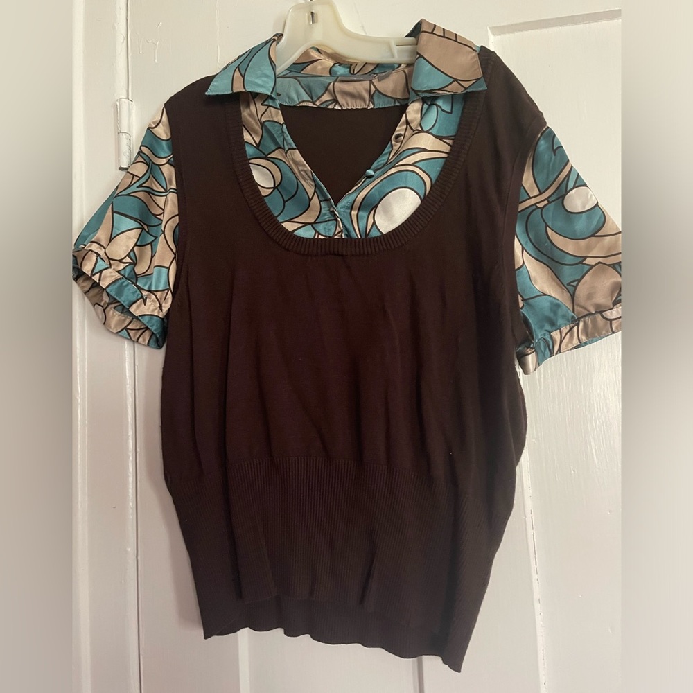 Apt 9 sweater blouse, sleeves and neckline Turquoise & tan color design